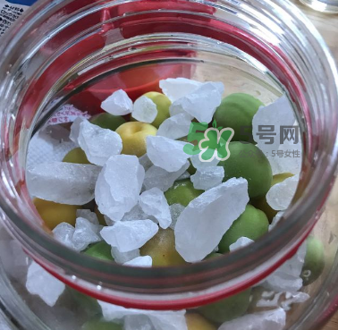 自制青梅酒的做法 青梅酒泡多久可以喝？