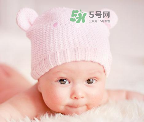 立秋后寶寶要穿什么衣服？立秋后寶寶要穿襪子嗎？