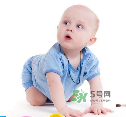 立秋后寶寶要穿什么衣服？立秋后寶寶要穿襪子嗎？