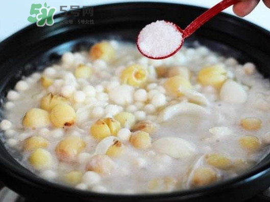 雞頭米煮多久能熟？雞頭米能和什么一起煮