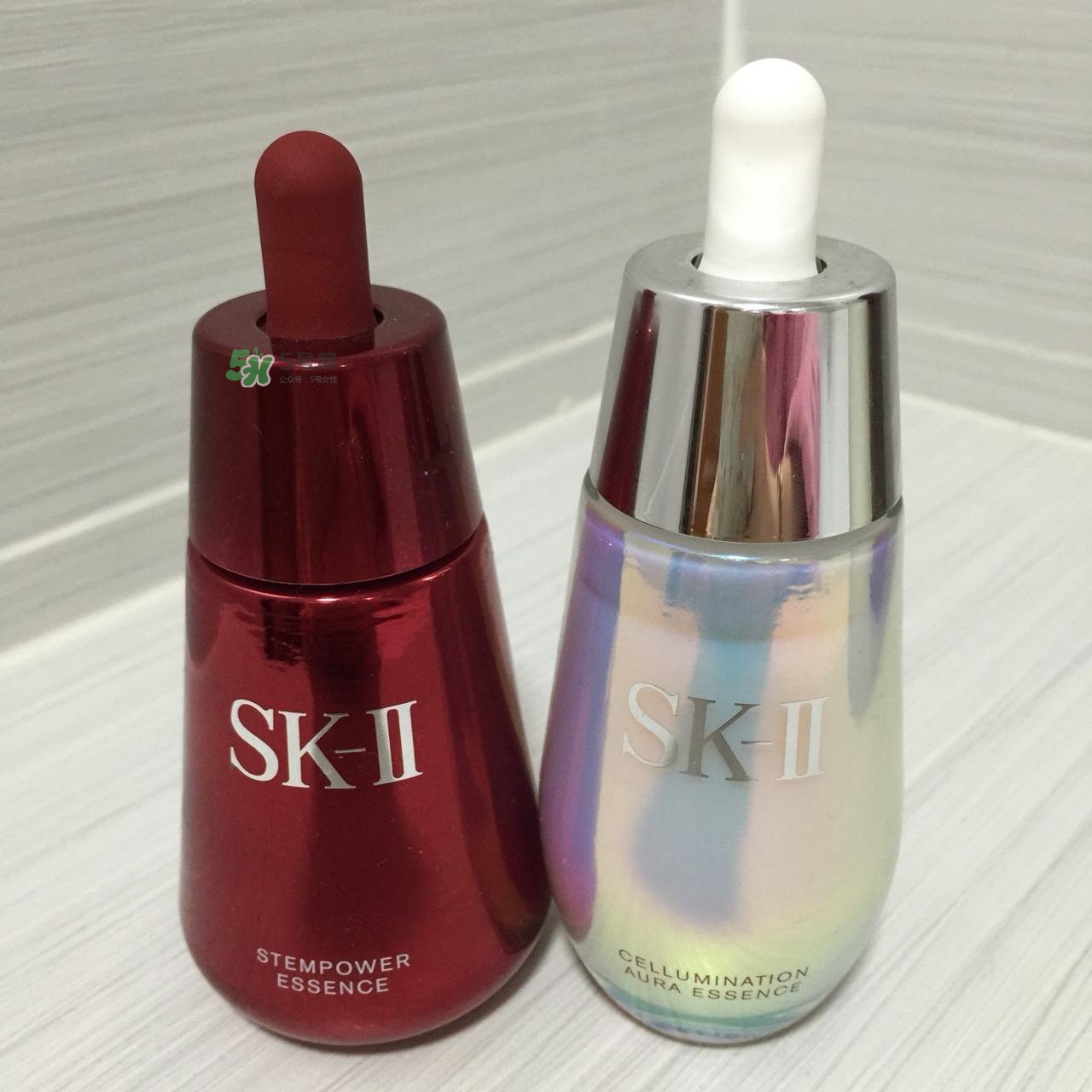 sk2小紅瓶和小燈泡精華哪個好？sk2小燈泡和小銀瓶精華區(qū)別