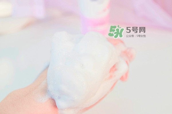 碧柔卸妝潔面乳好用嗎？碧柔卸妝潔面乳怎么用？
