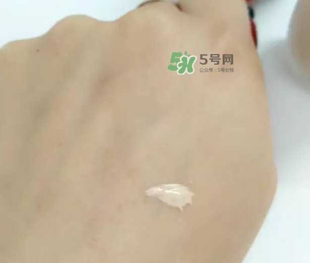 玫珂菲水粉霜怎么樣？玫珂菲全新雙用水粉霜好用嗎？