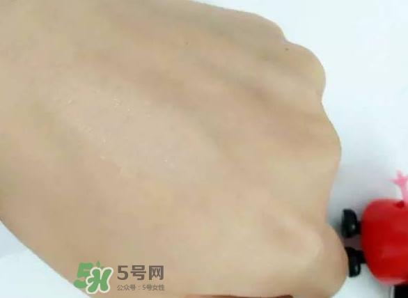 玫珂菲水粉霜怎么樣？玫珂菲全新雙用水粉霜好用嗎？