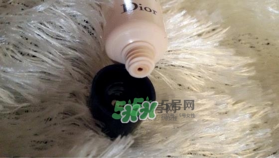 迪奧星光亮妍粉底液怎么樣？迪奧凝脂星光亮妍粉底液價格