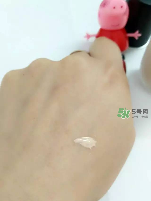 玫珂菲水粉霜怎么樣？玫珂菲全新雙用水粉霜好用嗎？