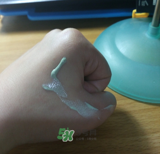 Make up forever浮生若夢隔離霜怎么樣？浮生若夢隔離好用嗎？
