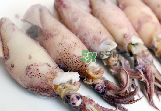 魷魚仔怎么清洗圖解？小魷魚怎么清洗？