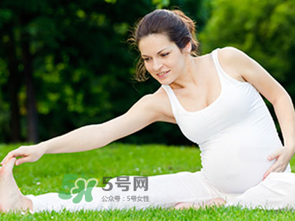為什么伸懶腰容易抽筋？睡覺伸懶腰時腿抽筋