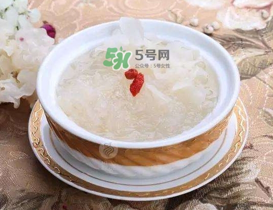 燕窩和銀耳的功效一樣嗎？燕窩和銀耳的區(qū)別？