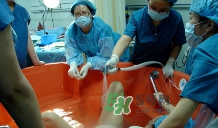 產(chǎn)后媽媽自述：水中分娩是一種什么體驗(yàn)？