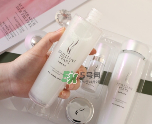 ahc珍珠美白水乳套盒有什么？ahc珍珠美白水乳套裝價(jià)格