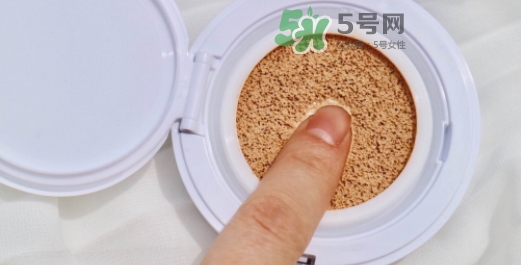 蘭蔻小粉盒氣墊怎么樣？蘭蔻小粉盒氣墊好用嗎