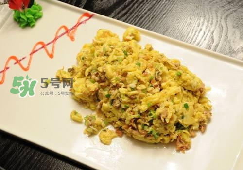 順產(chǎn)前做什么運(yùn)動生得快？順產(chǎn)前吃什么有助分娩？