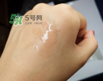 蘭蔻小黑瓶安瓶精華怎么用？蘭蔻小黑瓶安瓶精華使用方式