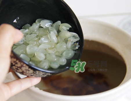 皂角米有假的嗎？怎樣辨別皂角米有沒有泡過硫磺