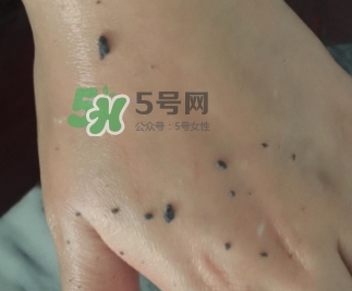 韓后茶蕊去角質(zhì)素怎么用？韓后茶蕊亮滑去角質(zhì)素用法