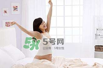 孕婦睡覺能伸懶腰嗎？孕婦睡覺伸懶腰對胎兒有什么影響？