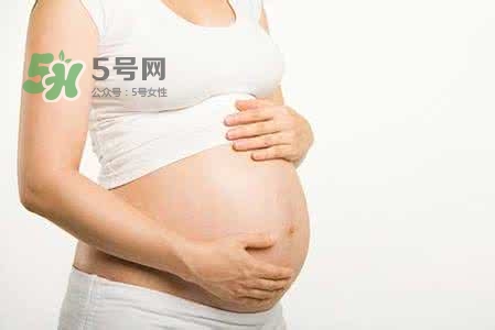 孕婦睡覺能伸懶腰嗎？孕婦睡覺伸懶腰對胎兒有什么影響？