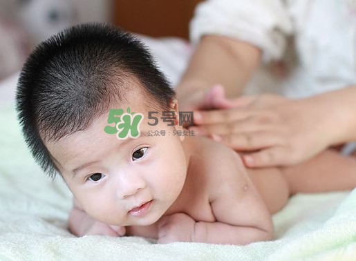 寶寶用爽身粉有危害嗎？爽身粉對(duì)寶寶有什么危害？