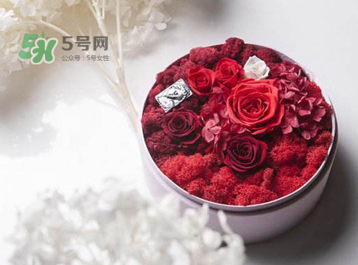 送永生花代表什么？一個男孩送自己永生花是什么意思？