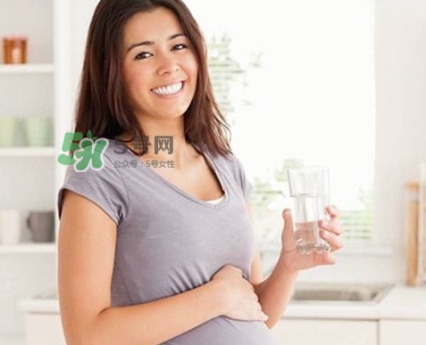孕期為什么會(huì)水腫？孕期手腳腫怎么辦？