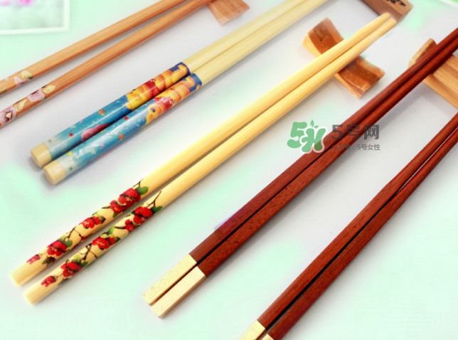 木筷子可以放消毒柜嗎？木筷子和竹筷子哪個好