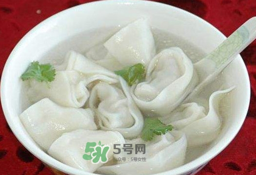 抄手是餛飩嗎？餛飩和抄手有什么區(qū)別