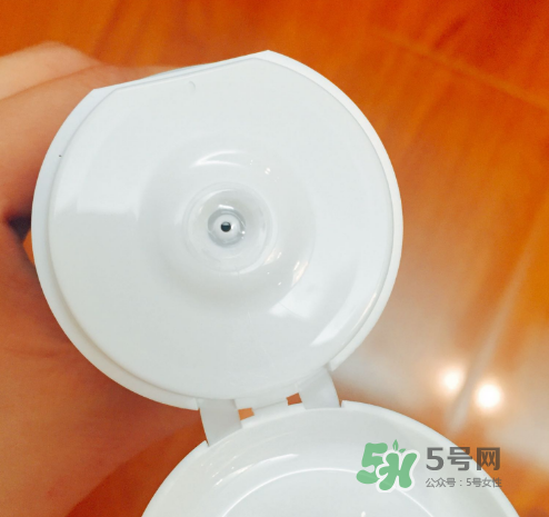 理膚泉潔面啫喱怎么樣？理膚泉潔面啫喱好用嗎？
