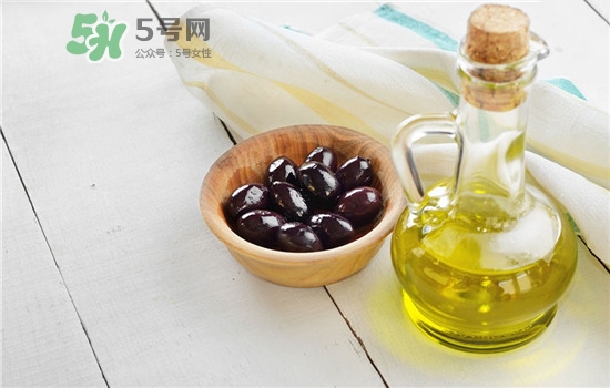 油性皮膚可以用橄欖油嗎？橄欖油擦臉有什么好處？