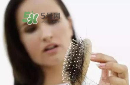 產(chǎn)后掉頭發(fā)很厲害怎么辦？產(chǎn)后掉頭發(fā)吃什么好？
