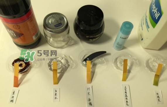 hr黑繃帶對(duì)痘痘有用嗎？赫蓮娜黑繃帶面霜使用心得