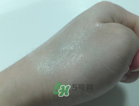 hr黑繃帶對(duì)痘痘有用嗎？赫蓮娜黑繃帶面霜使用心得