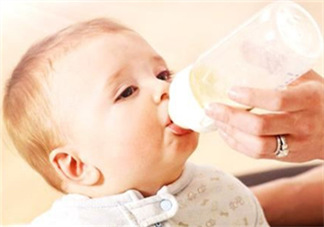 母乳和奶粉能混在一起吃嗎？母乳和奶粉混合喂養(yǎng)好嗎？