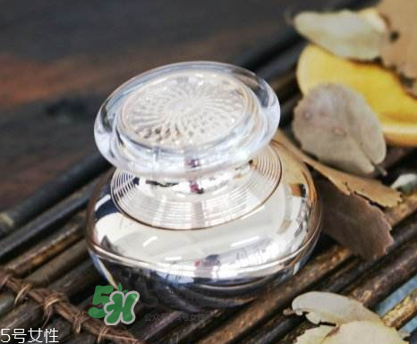 夢詩麗天璽瓊珍玉顏膏怎么樣？夢詩麗天璽膏有激素嗎？