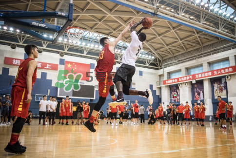 歐文中國行同款夜光鴛鴦kyrie 3怎么樣？耐克夜光鴛鴦kyrie 3測評