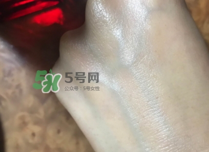資生堂紅色蜜露是水還是精華？資生堂紅色蜜露是爽膚水嗎
