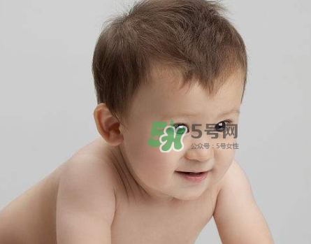 寶寶近視有什么癥狀？寶寶近視有什么表現(xiàn)？