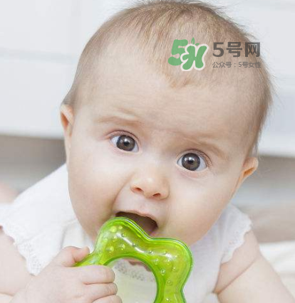 寶寶近視有什么癥狀？寶寶近視有什么表現(xiàn)？