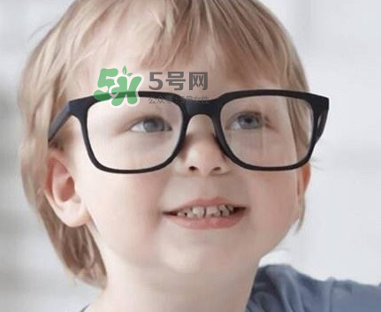 寶寶看電視對(duì)眼睛有影響嗎？寶寶看電視會(huì)近視眼嗎？