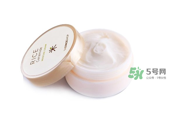 VE膠囊可以直接涂臉嗎？VE膠囊擦臉有什么效果？