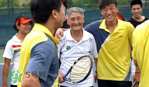 為什么癌癥發(fā)現(xiàn)就是晚期？癌癥晚期能活多久一般？