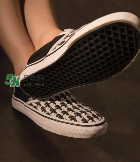 vans與老佛爺karl lagerfeld聯(lián)名系列單品有哪些？