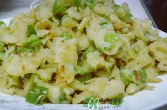 辣椒和面怎么炒？干辣椒面怎么做好吃？