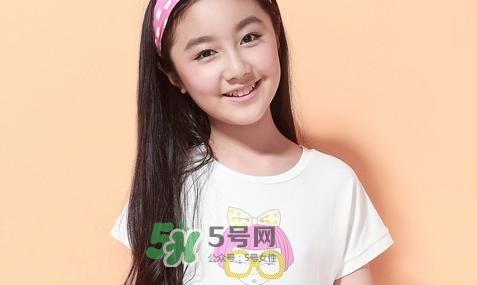 14歲女生胸部變大是正常的嗎？14歲女生的胸多大正常？