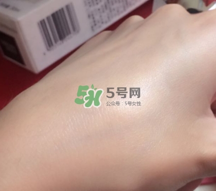 olay小白瓶會長毛嗎？olay小白瓶長黑毛是怎么回事？