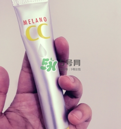 olay小白瓶和樂敦cc美容液哪個好？olay小白瓶和樂敦cc順序