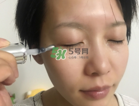 蘭蔻小灰瓶怎么用？蘭蔻小灰瓶眼部精華使用方法