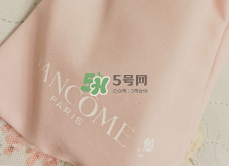 蘭蔻小黑瓶和sk2小燈泡哪個(gè)好？蘭蔻小黑瓶和小燈泡怎么用