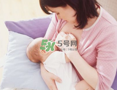 母乳喂養(yǎng)會乳糖不耐受嗎？母乳喂養(yǎng)會過度喂養(yǎng)嗎？